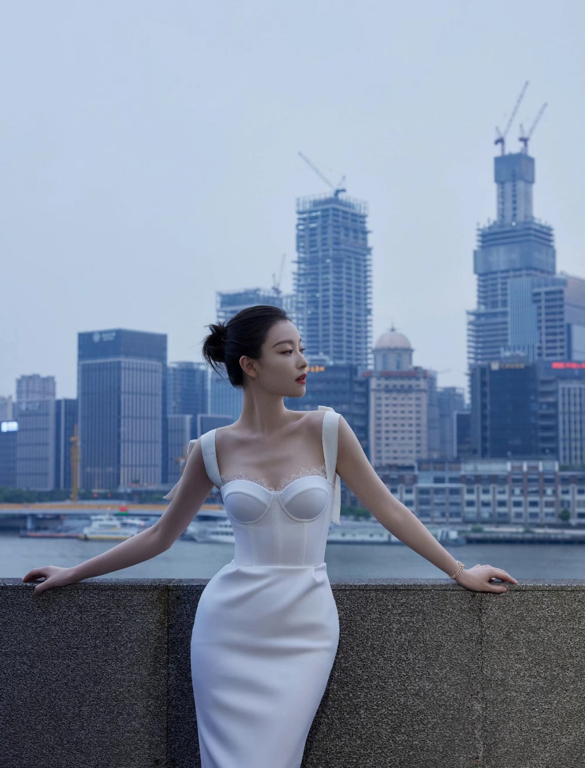 健身蜜桃臀裤_牛仔蜜桃臀健身弹力裤_健身房蜜桃臀腹肌训练计划