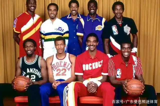 篮球历史上的第一次罚球线扣篮_罚球线扣篮是什么意思_nba罚球线扣篮有几人